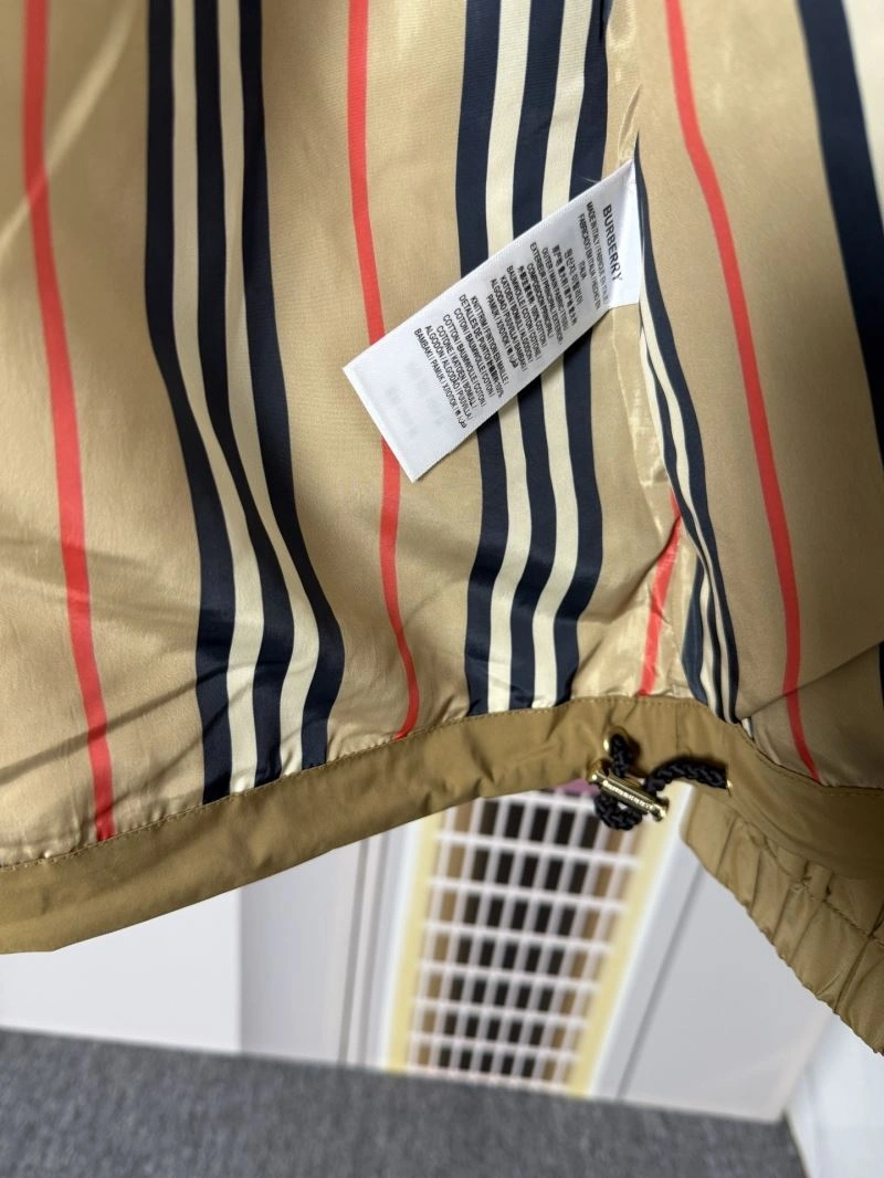 Timeless Burberry Outwear 102771