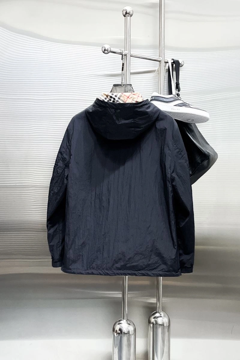 Supportive Burberry Outwear 102766