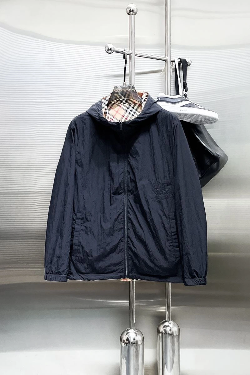 Supportive Burberry Outwear 102766