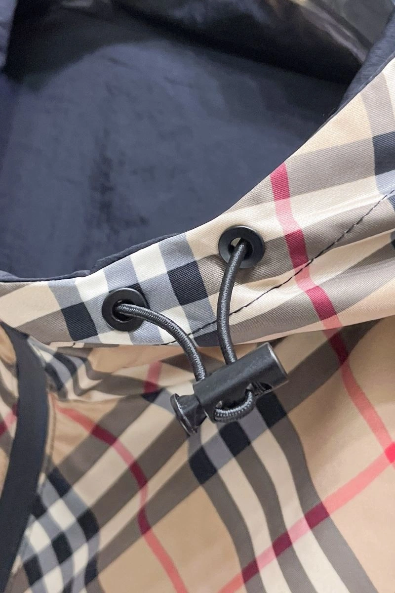 Supportive Burberry Outwear 102766