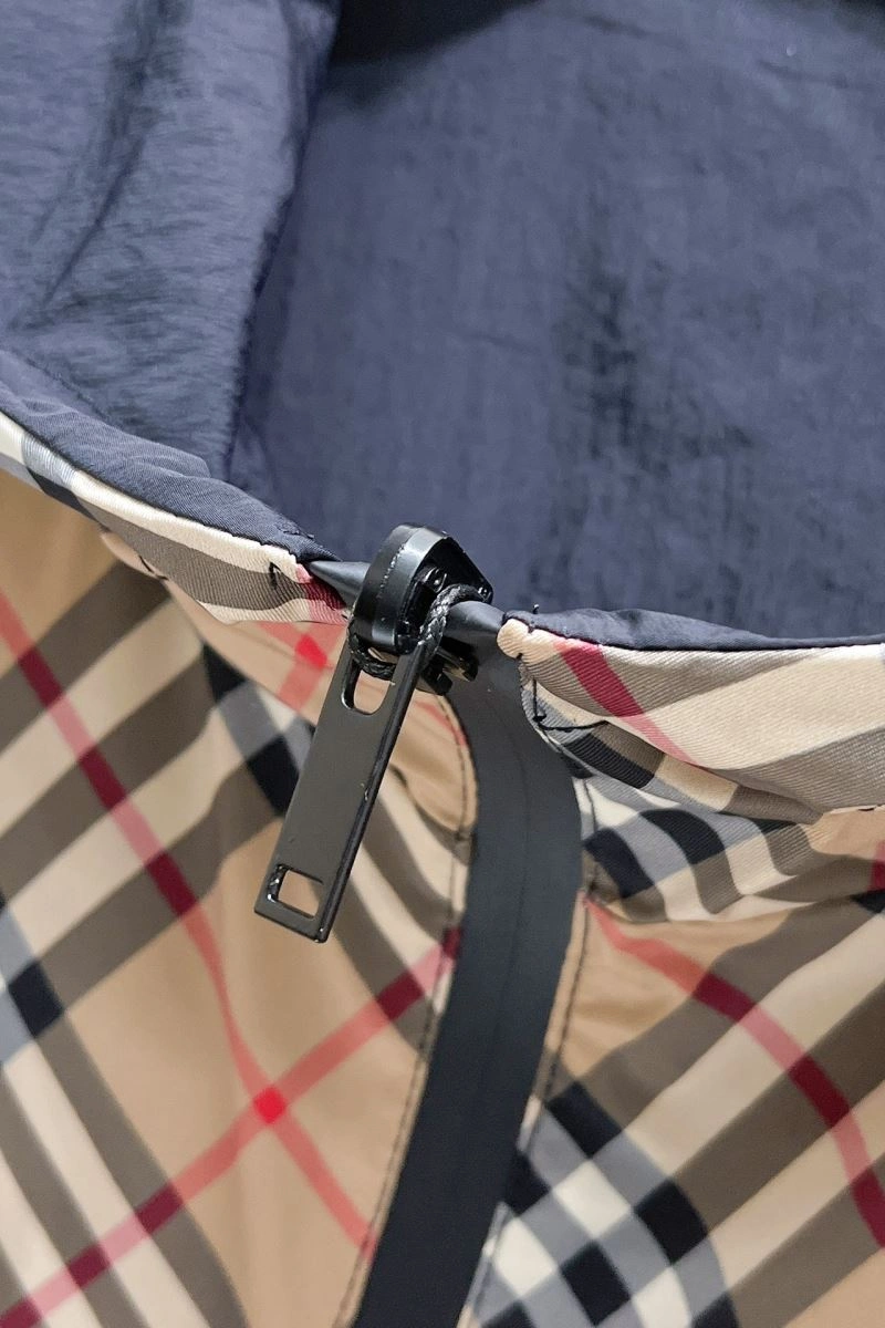 Supportive Burberry Outwear 102766
