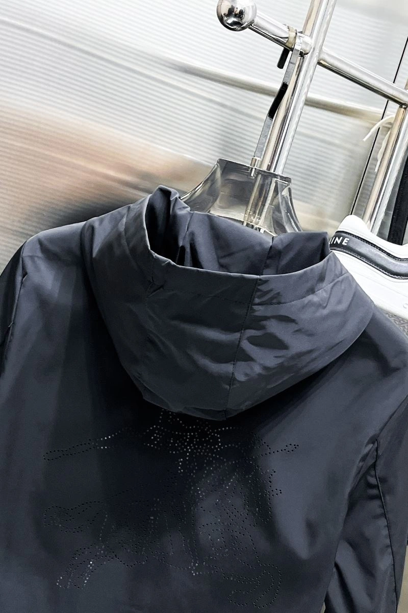 Burberry Outwear Trendsetting 102763