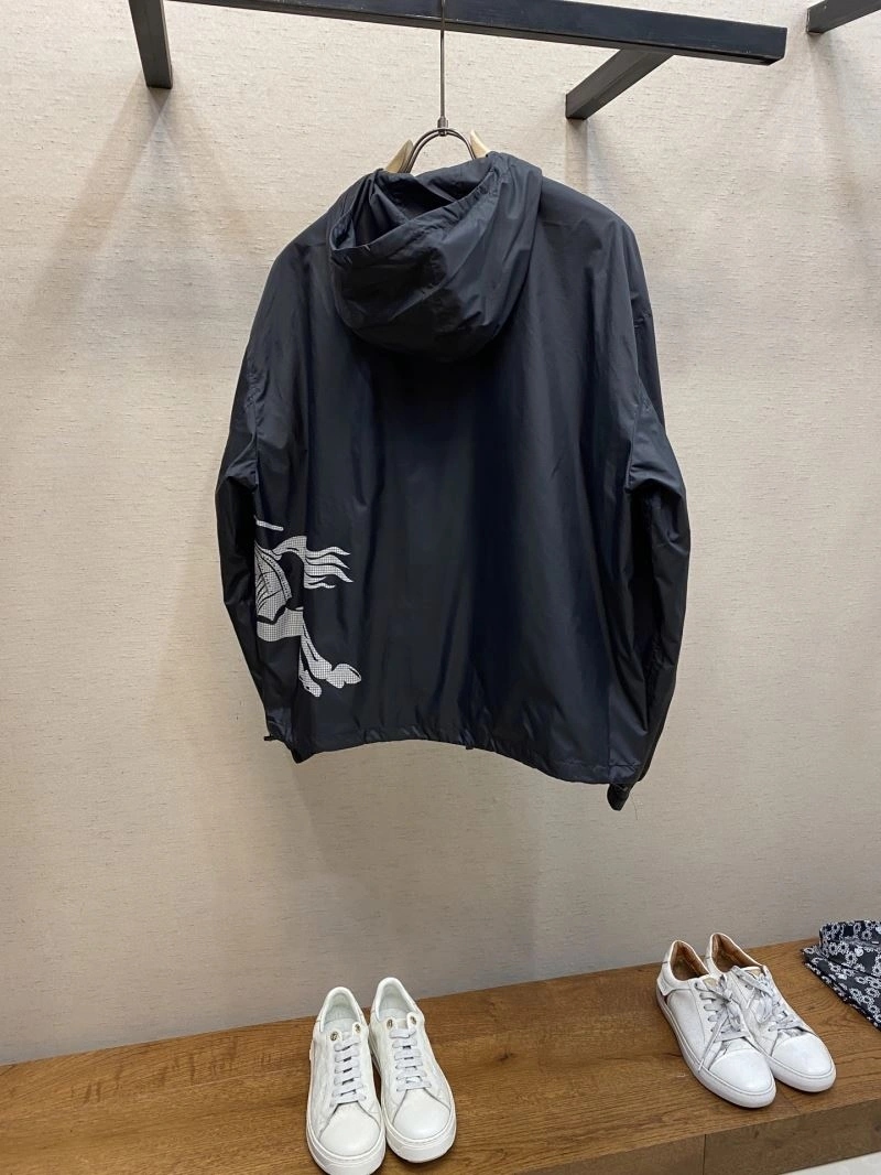 Burberry Outwear Sleek 102747