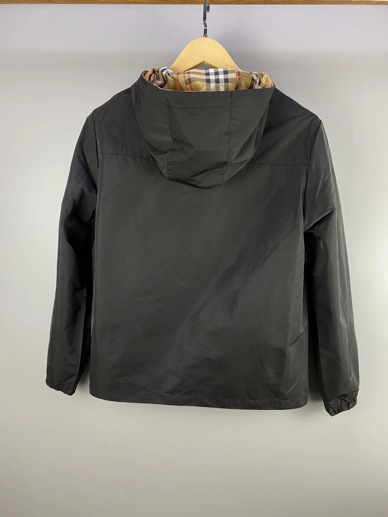 Resilient Burberry Outwear 102744