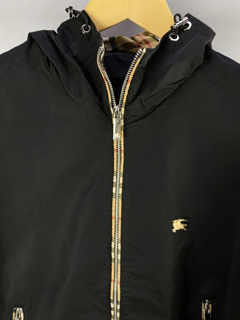 Resilient Burberry Outwear 102744
