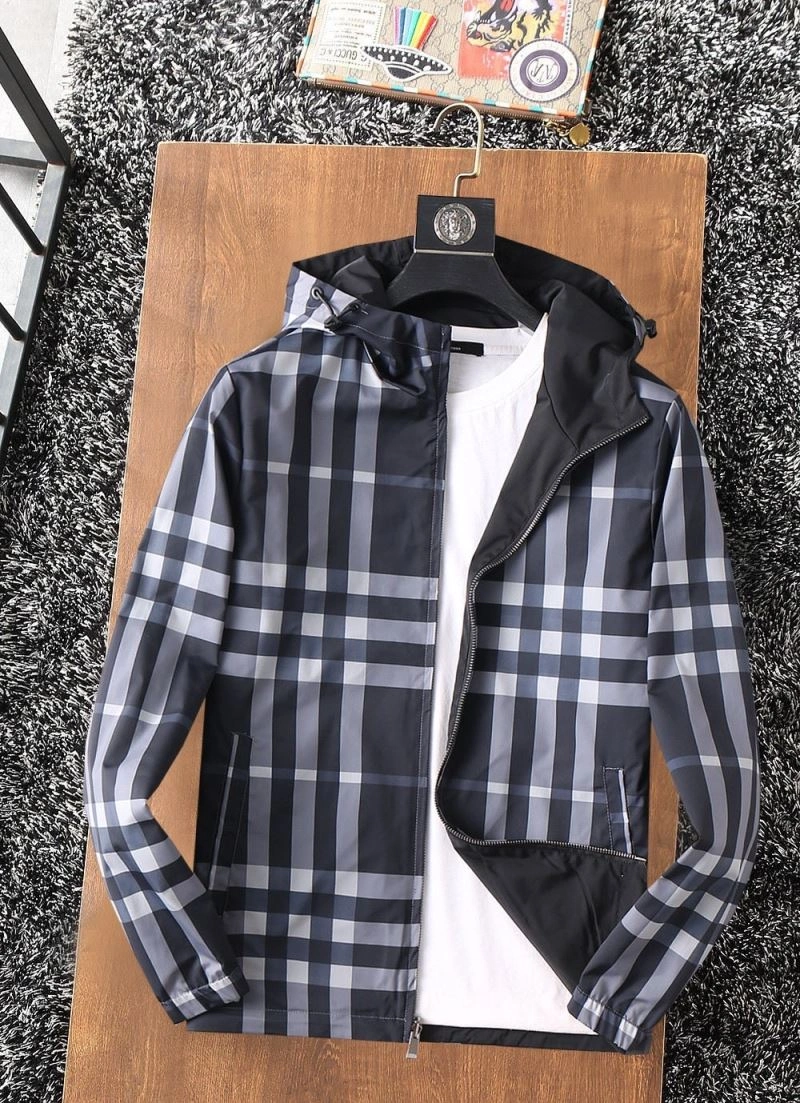 Lightweight Burberry Outwear 102739