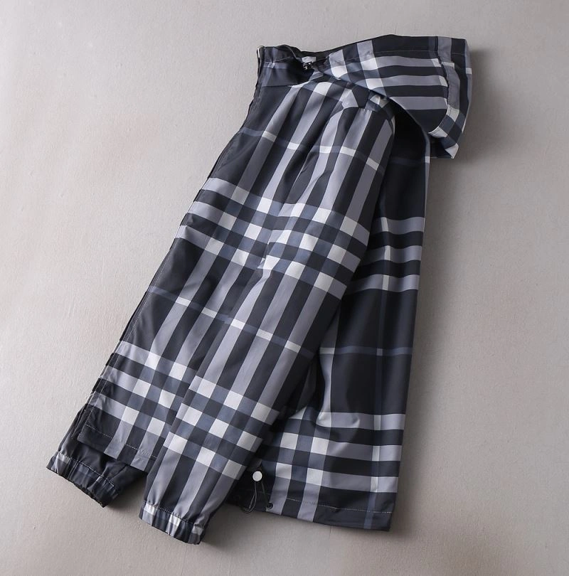 Lightweight Burberry Outwear 102739
