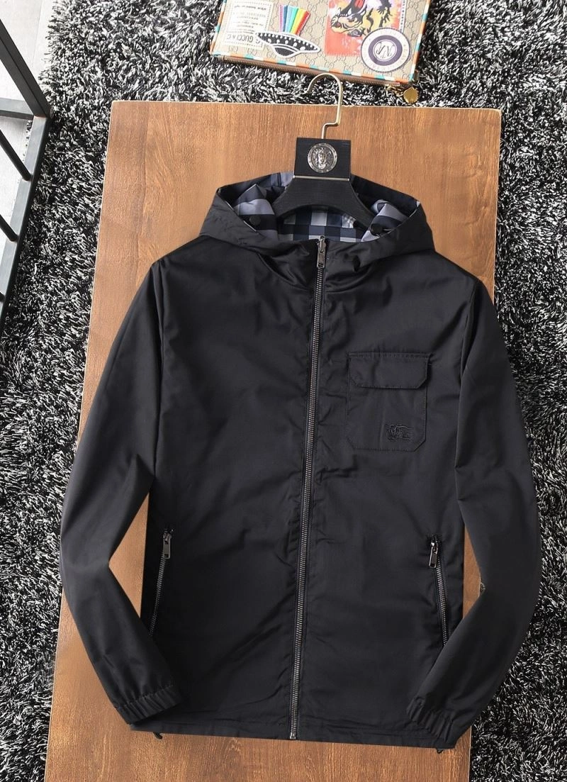Lightweight Burberry Outwear 102739