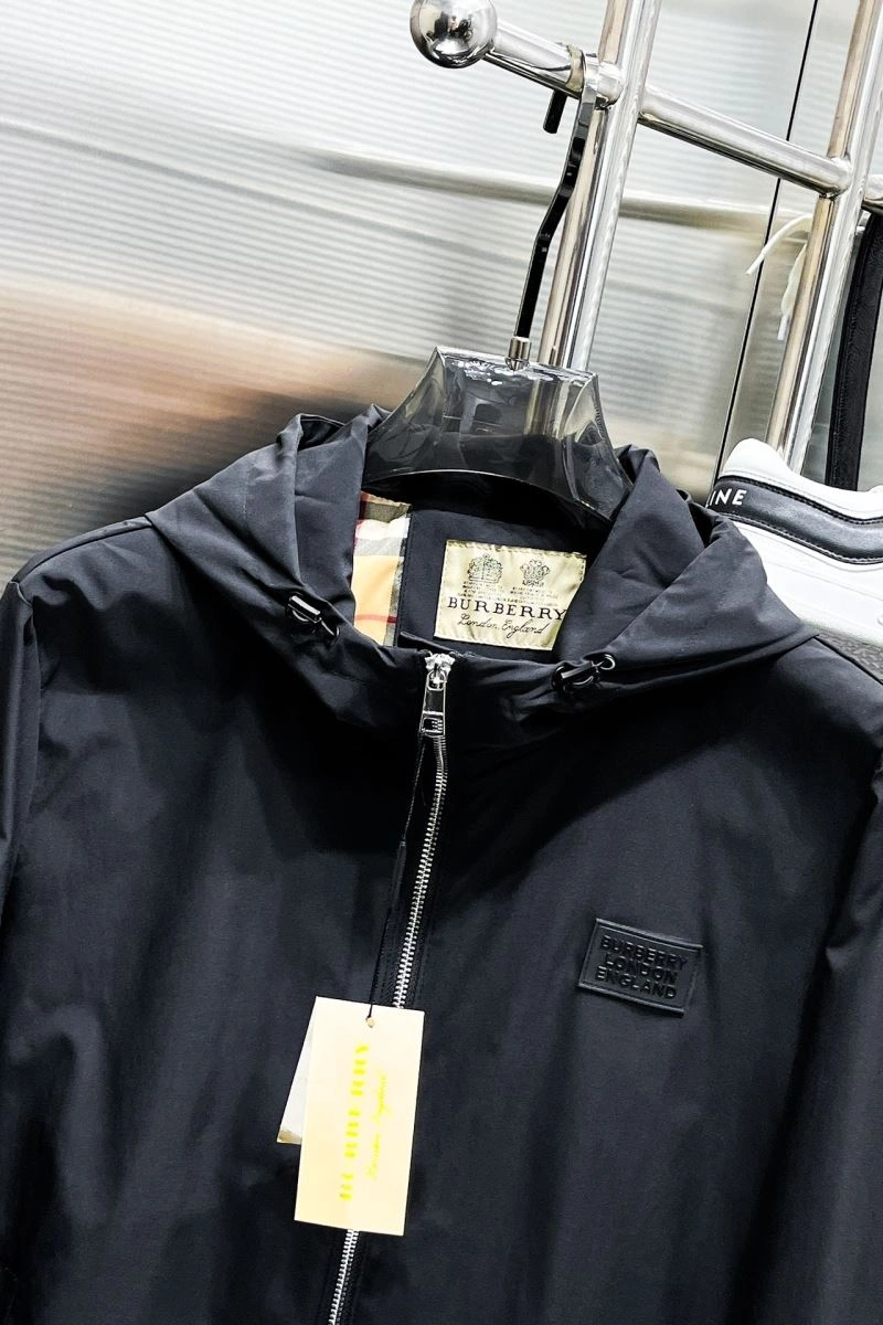 Vibrant Burberry Outwear 102781
