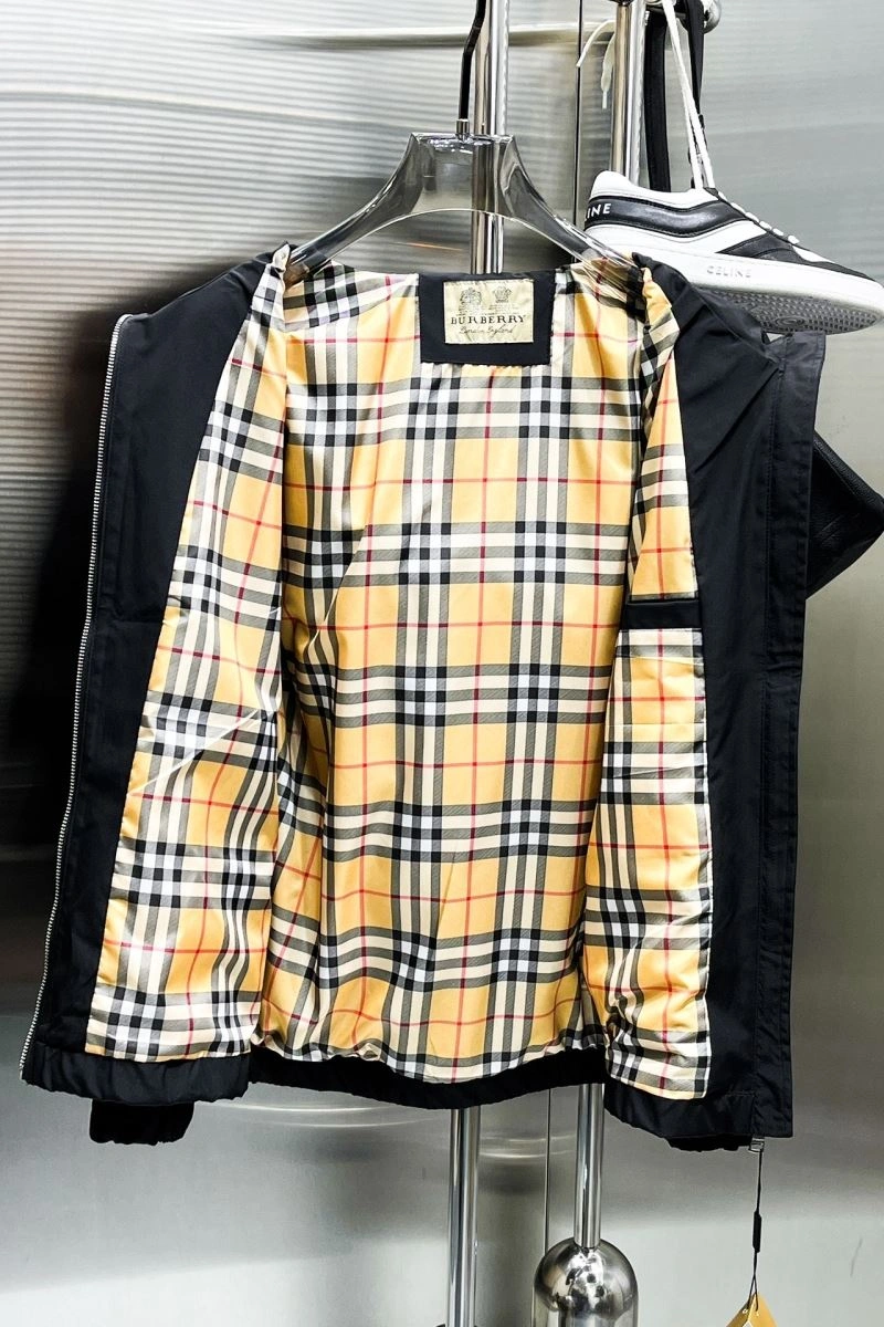 Vibrant Burberry Outwear 102781