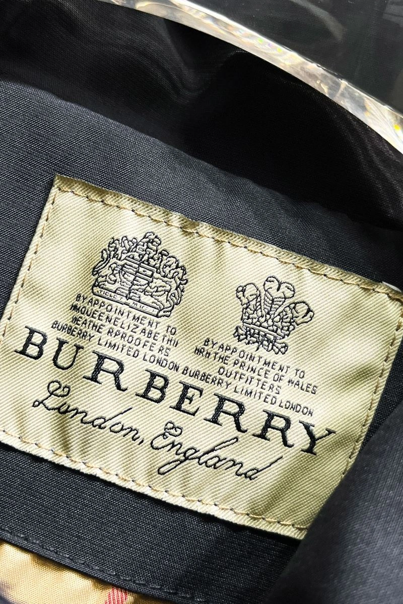 Vibrant Burberry Outwear 102781