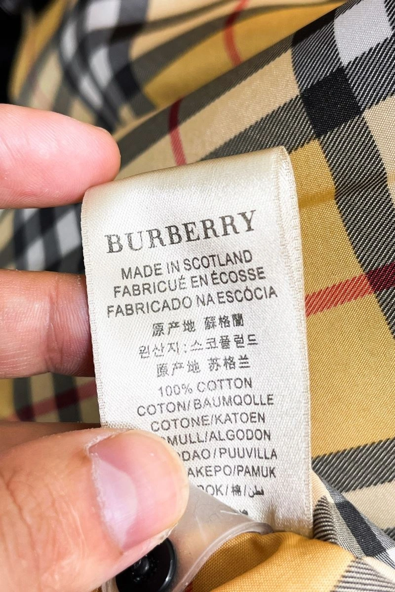 Vibrant Burberry Outwear 102781