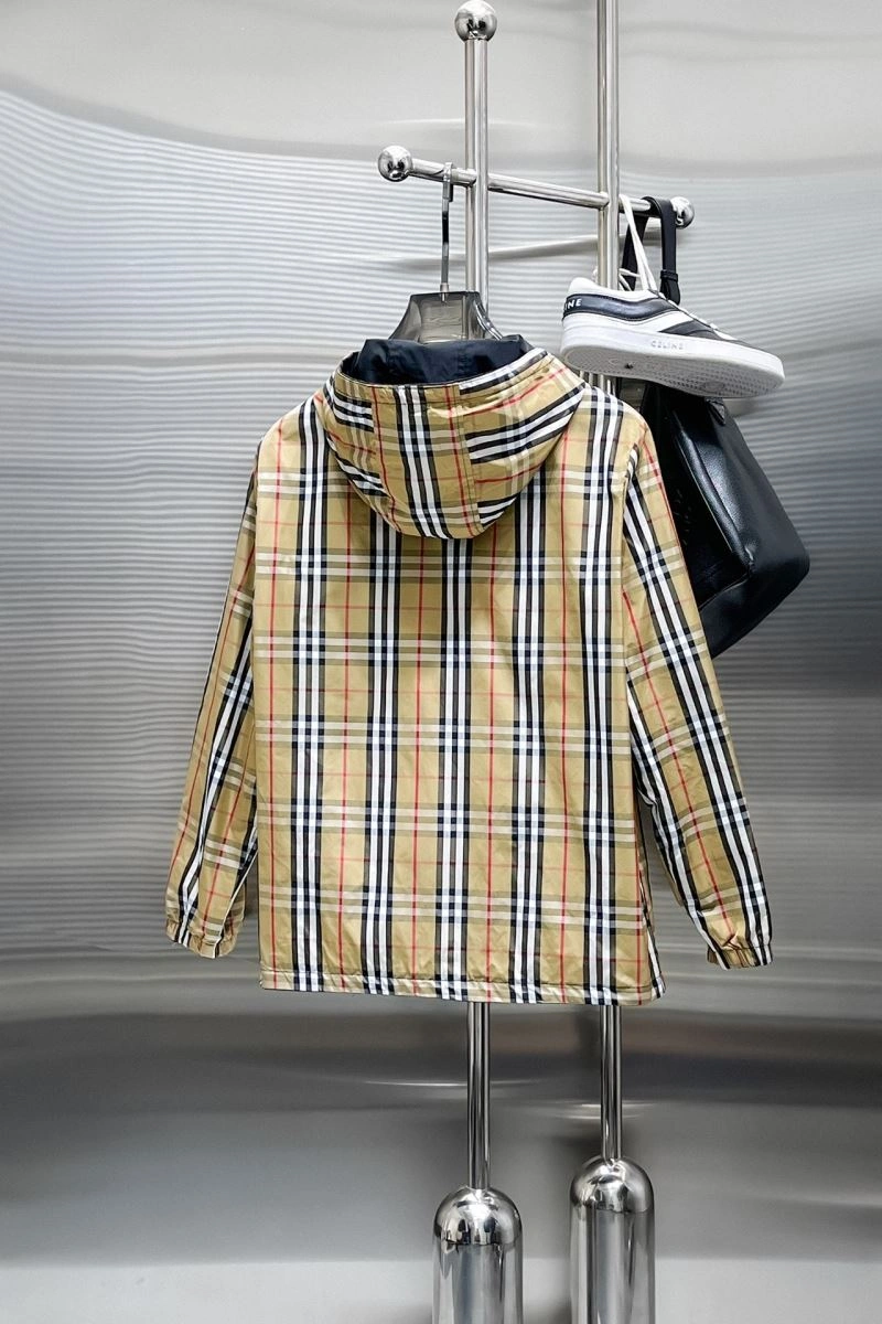 Burberry Outwear Classic 102735