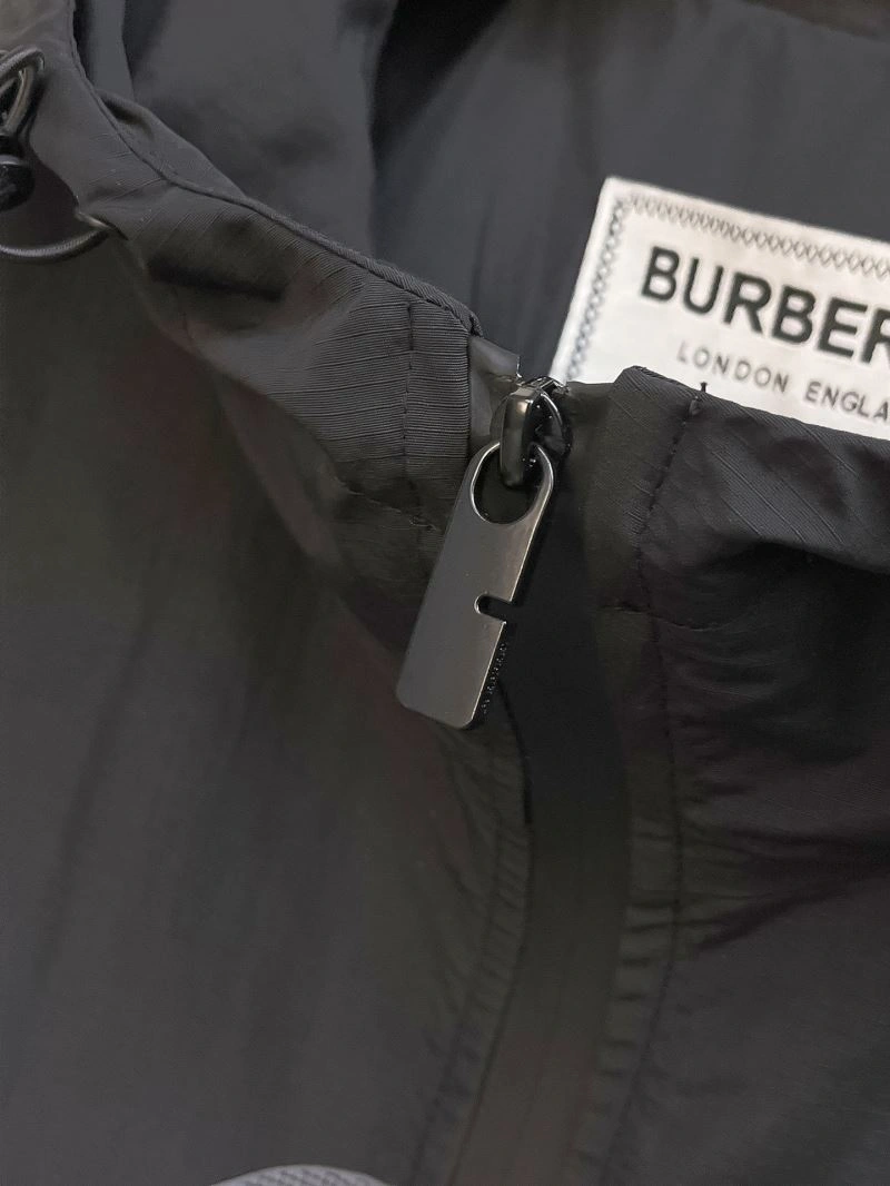 Minimalist Burberry Outwear 102728