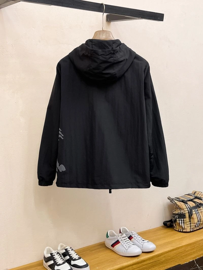 Minimalist Burberry Outwear 102728
