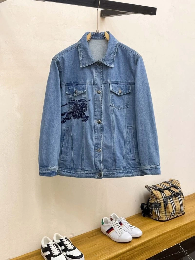 Burberry Outwear Cozy 102721