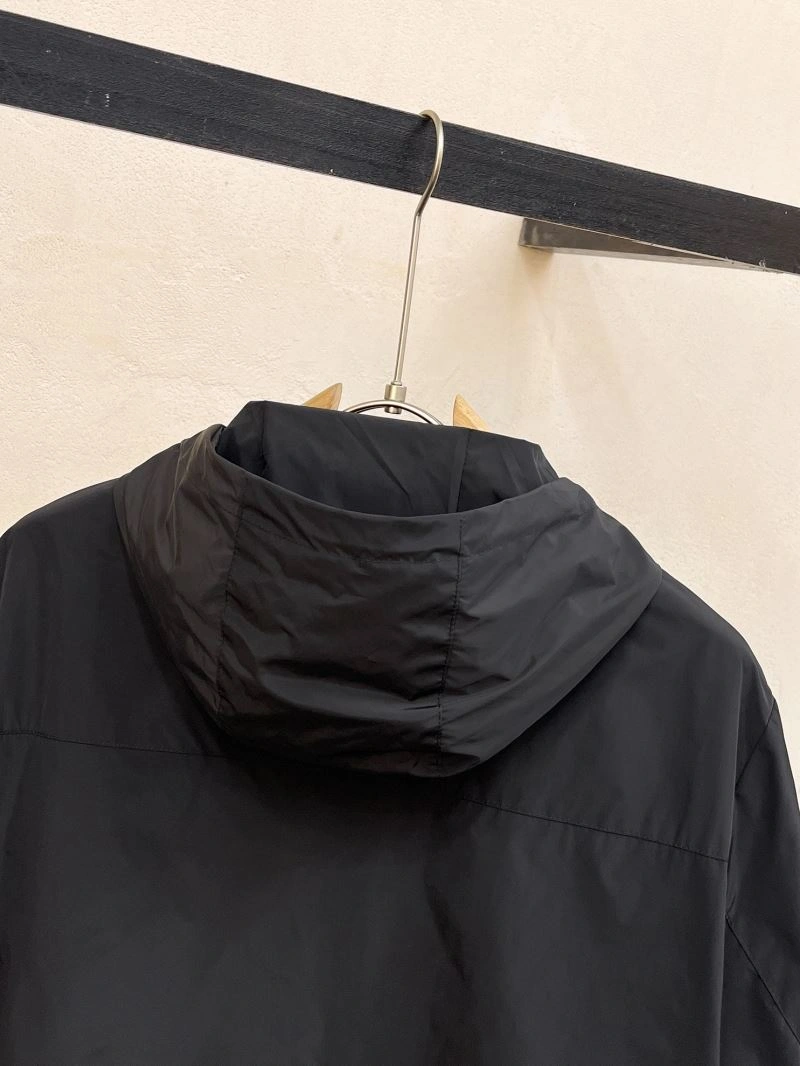Burberry Outwear OdorResistant 102722