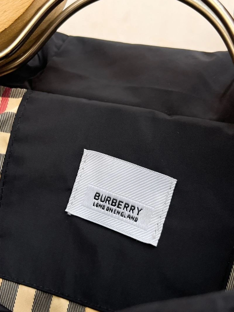 Burberry Outwear OdorResistant 102722