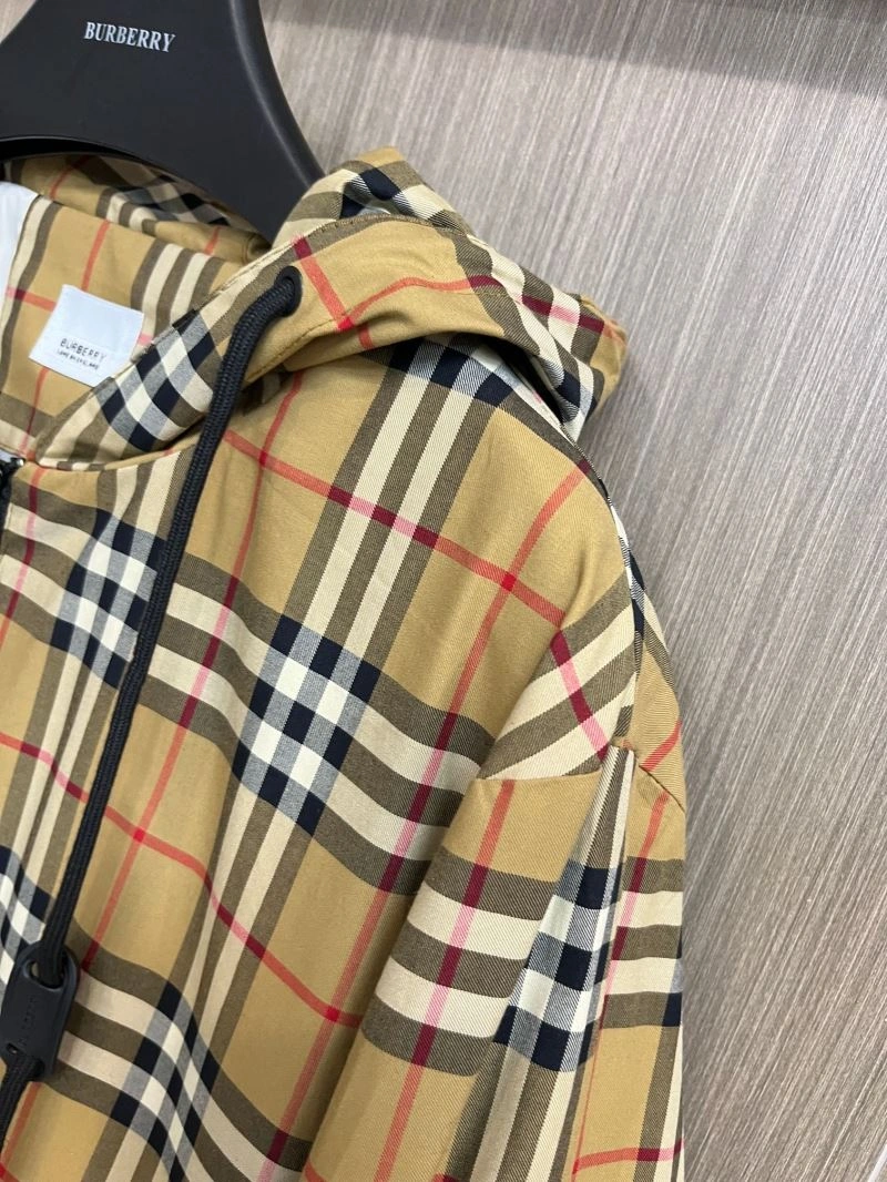 Burberry Outwear Classic 102777