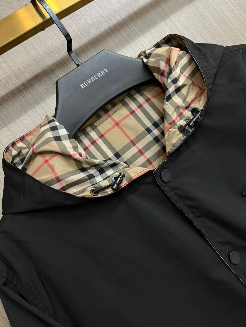 Functional Burberry Outwear 102706
