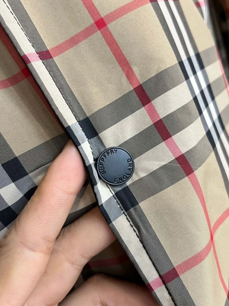 Functional Burberry Outwear 102706