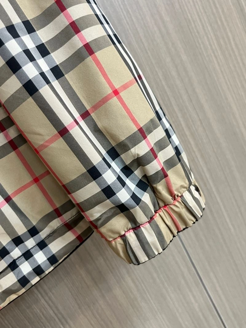 Functional Burberry Outwear 102706
