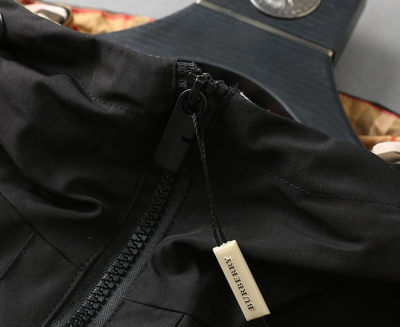 TechFriendly Burberry Outwear 102704