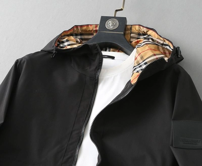 TechFriendly Burberry Outwear 102704