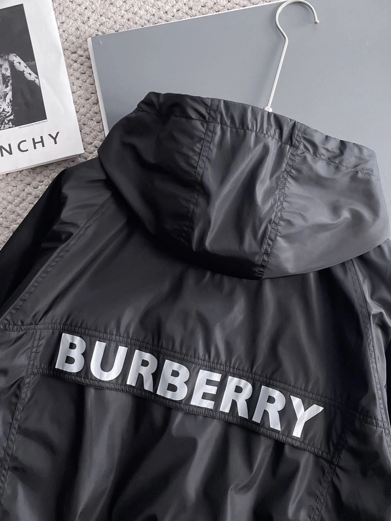 Burberry Outwear Timeless 102701
