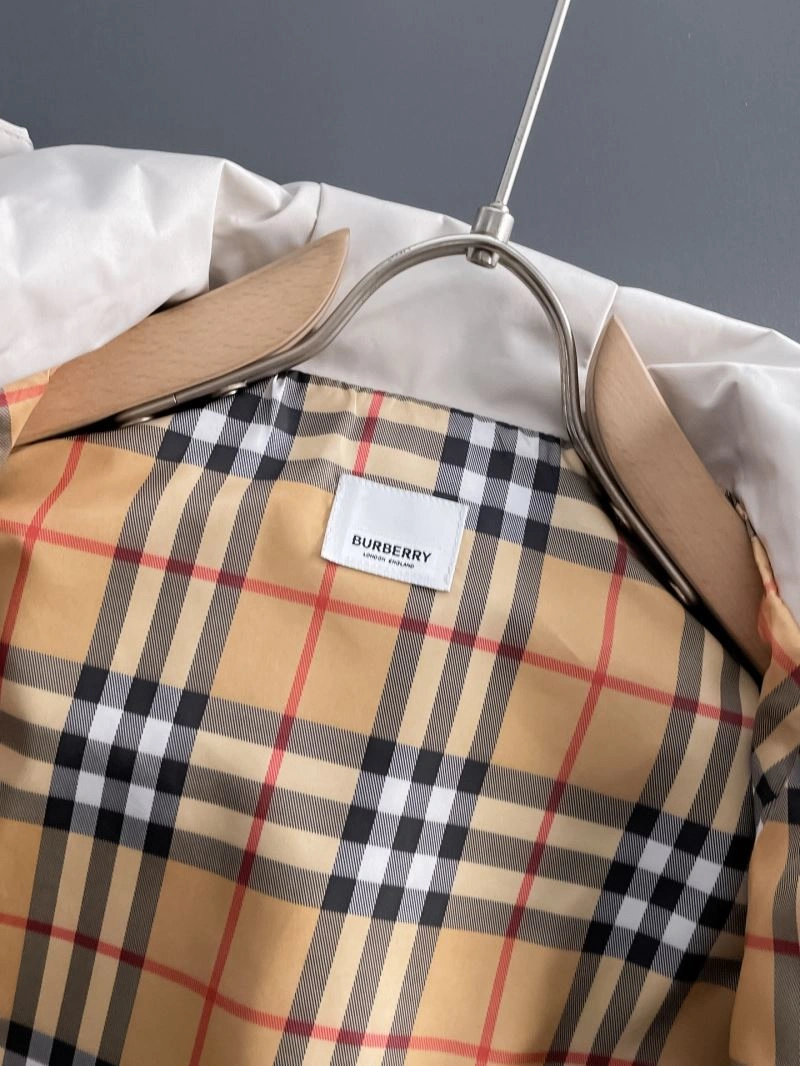 Burberry Outwear Premium 102702