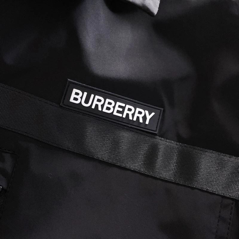 Burberry Outwear Chic 102700