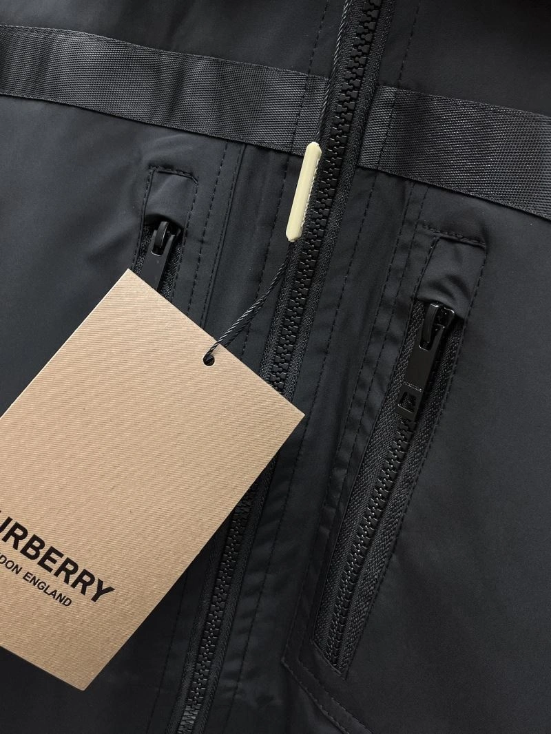 Burberry Outwear Chic 102700