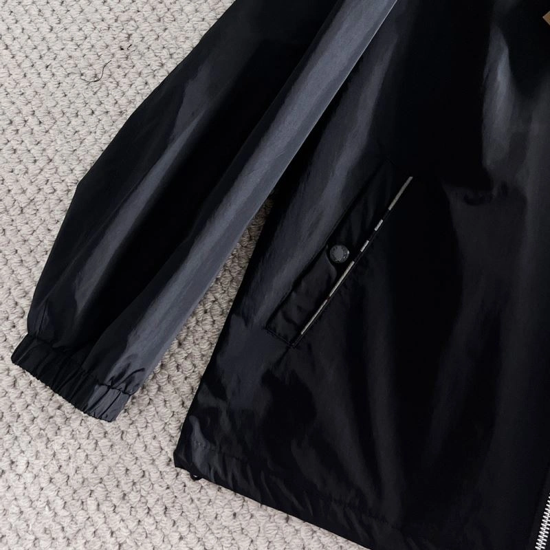 EyeCatching Burberry Outwear 102730