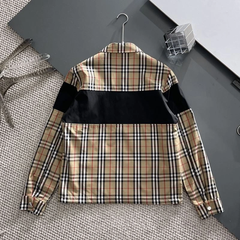 Burberry Outwear Resilient 102695
