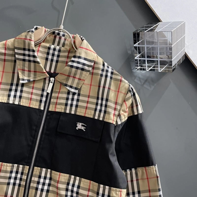 Burberry Outwear Resilient 102695