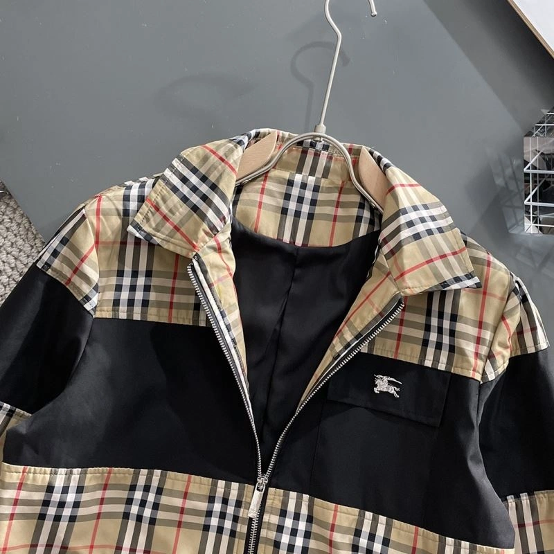 Burberry Outwear Resilient 102695
