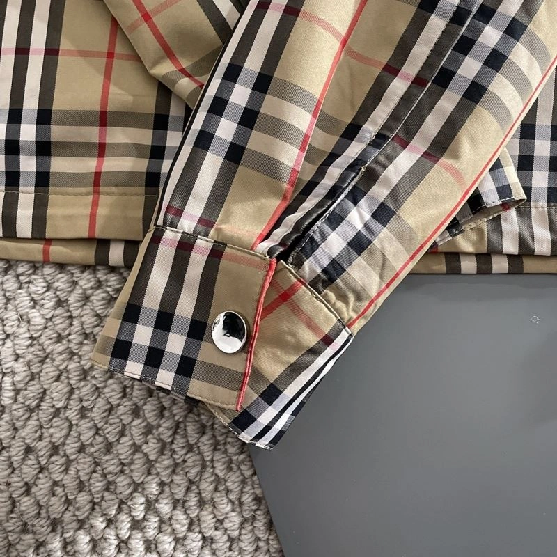 Burberry Outwear Resilient 102695
