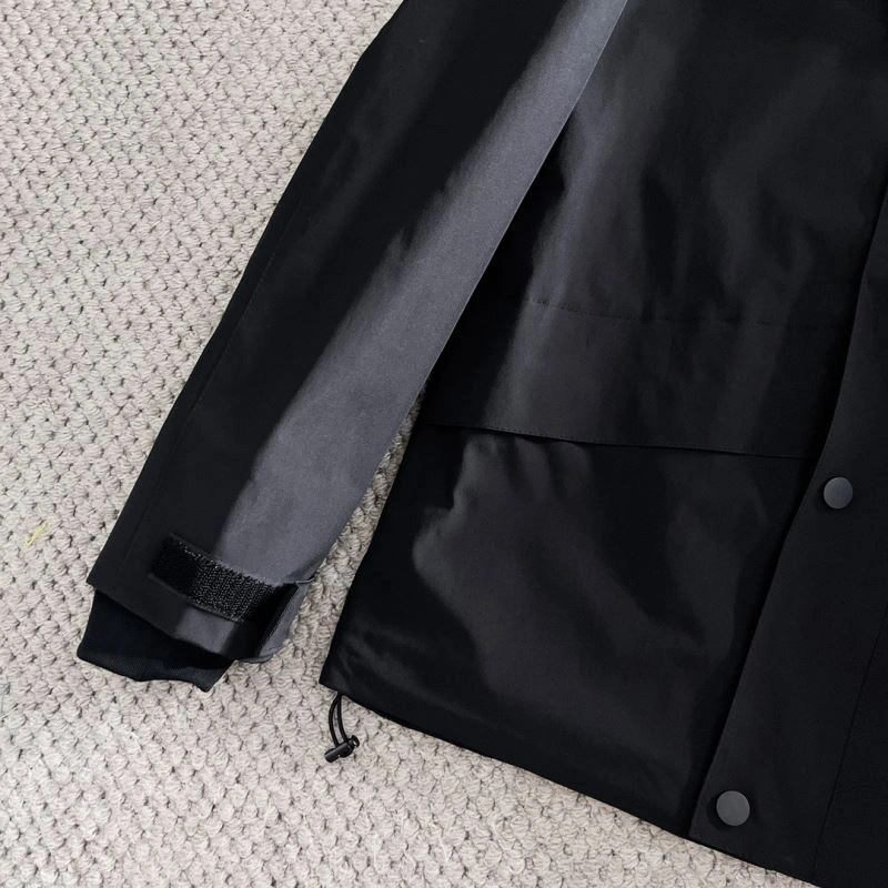 Premium Burberry Outwear 102694