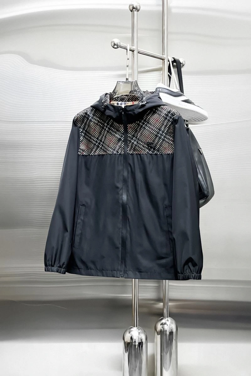 Burberry Outwear ComfortFit 102687
