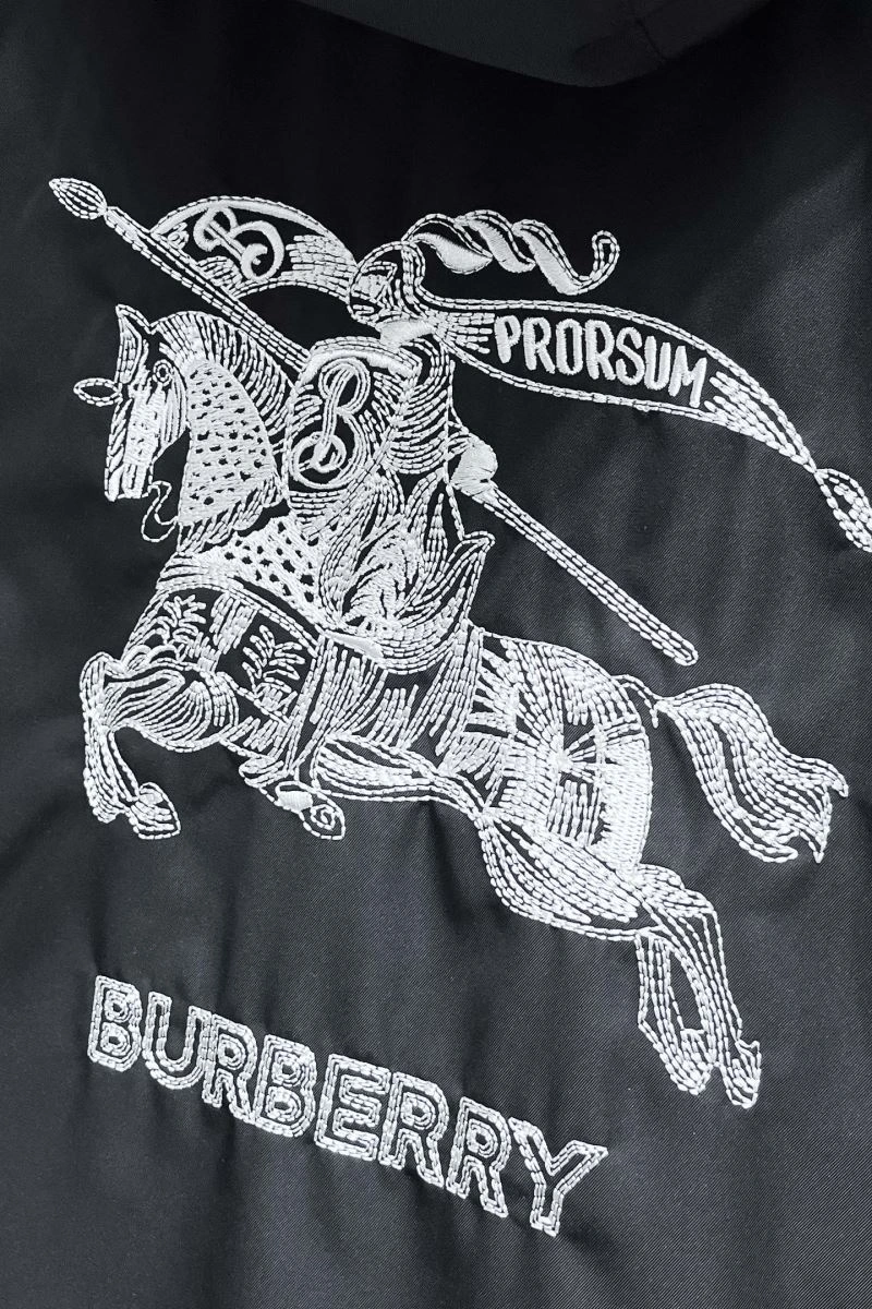 Burberry Outwear ComfortFit 102687