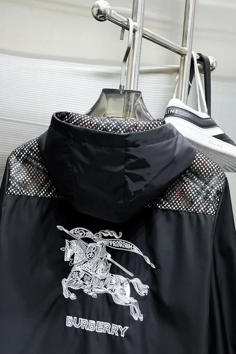 Burberry Outwear ComfortFit 102687