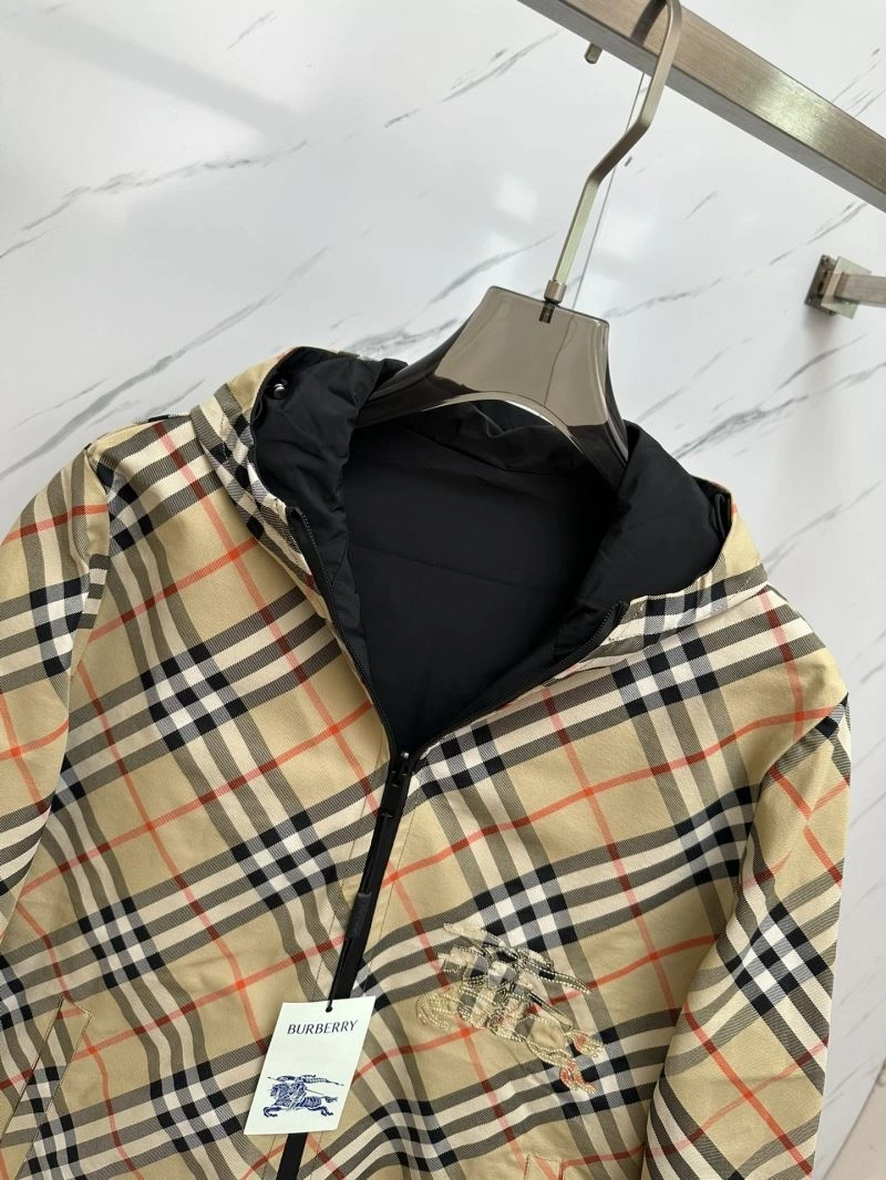 Bright Burberry Outwear 102750