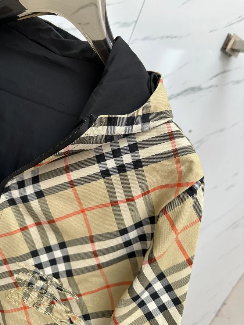 Bright Burberry Outwear 102750