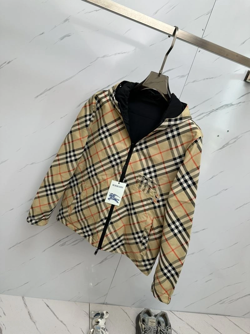 Bright Burberry Outwear 102750