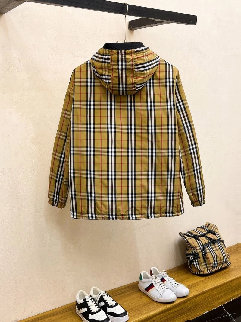 Bold Burberry Outwear 102752