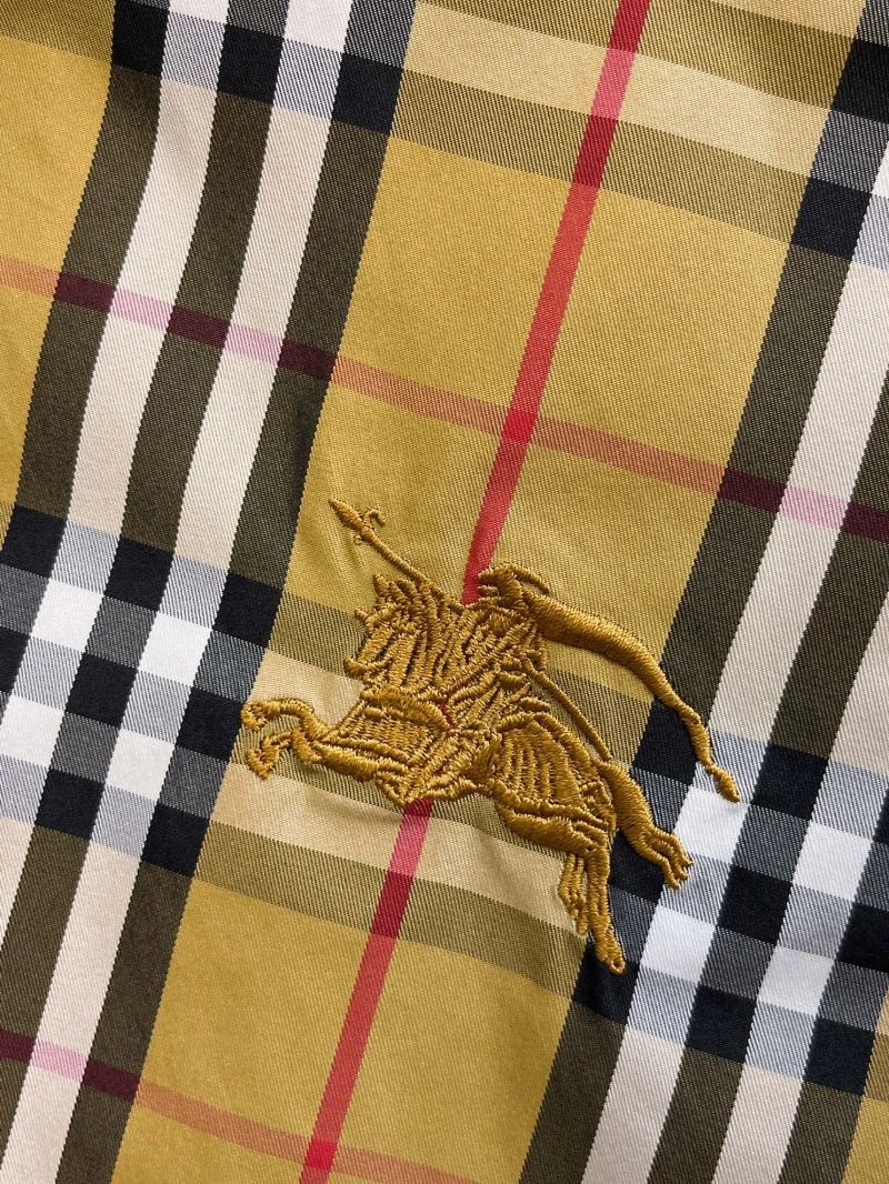 Bold Burberry Outwear 102752