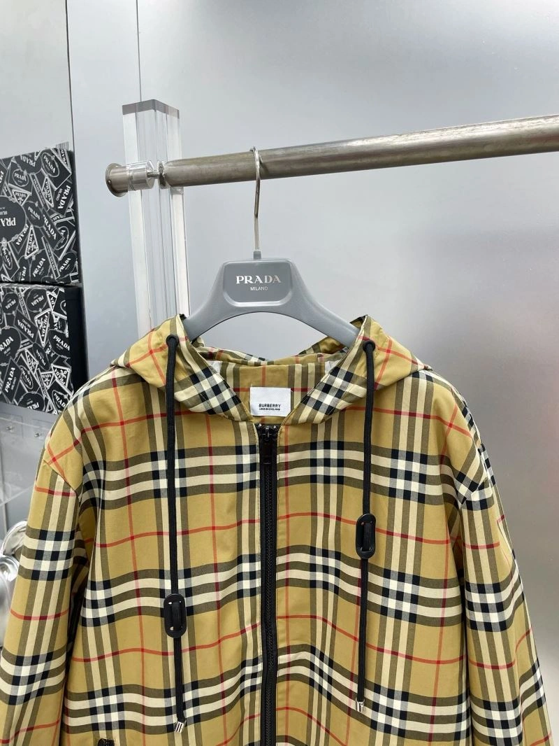 Burberry Outwear Stylish 102707