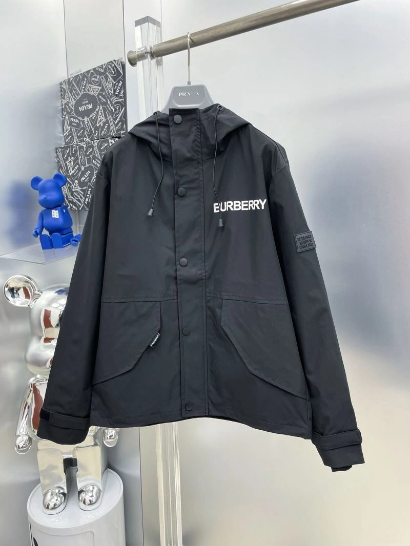 Bright Burberry Outwear 102679