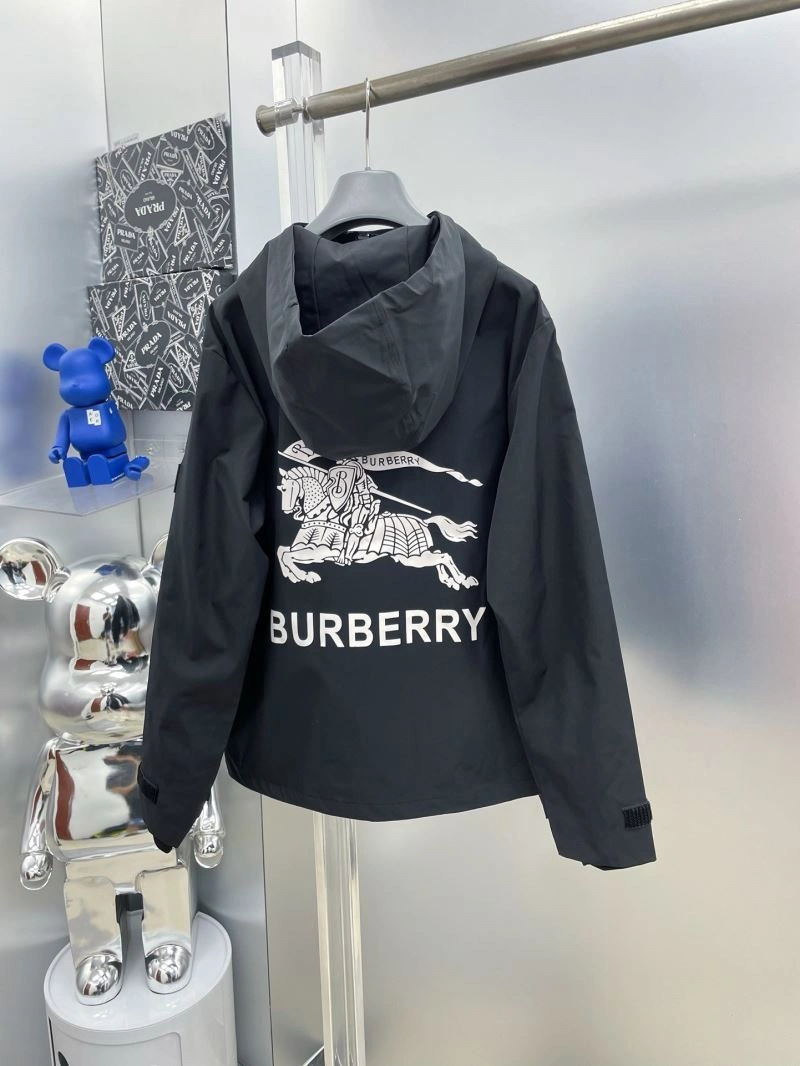 Bright Burberry Outwear 102679