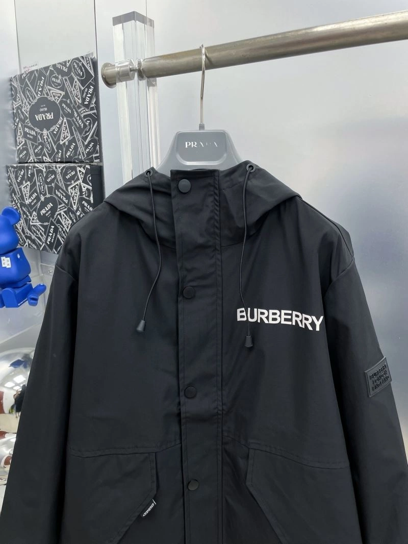 Bright Burberry Outwear 102679